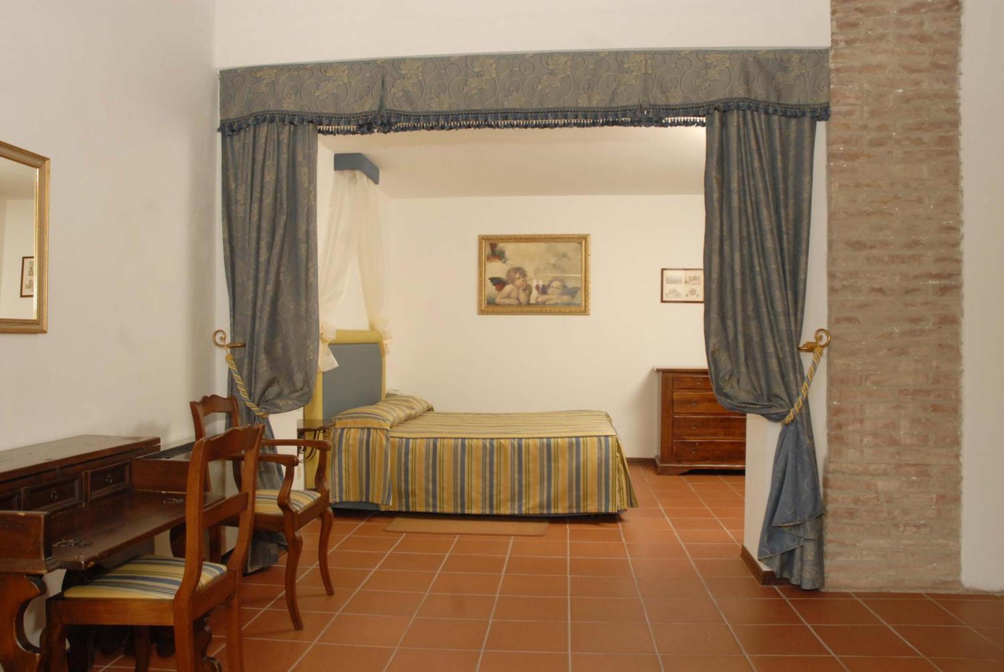 Relais Borgo Di Toiano Guest House Sovicille Room photo